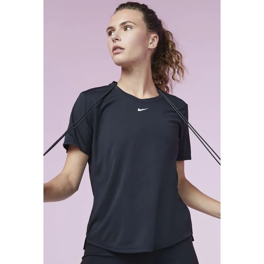 NIKE WOMEN'S DRI-FIT ONE STANDARD FIT SHORT-SLEEVE BLACK TEE