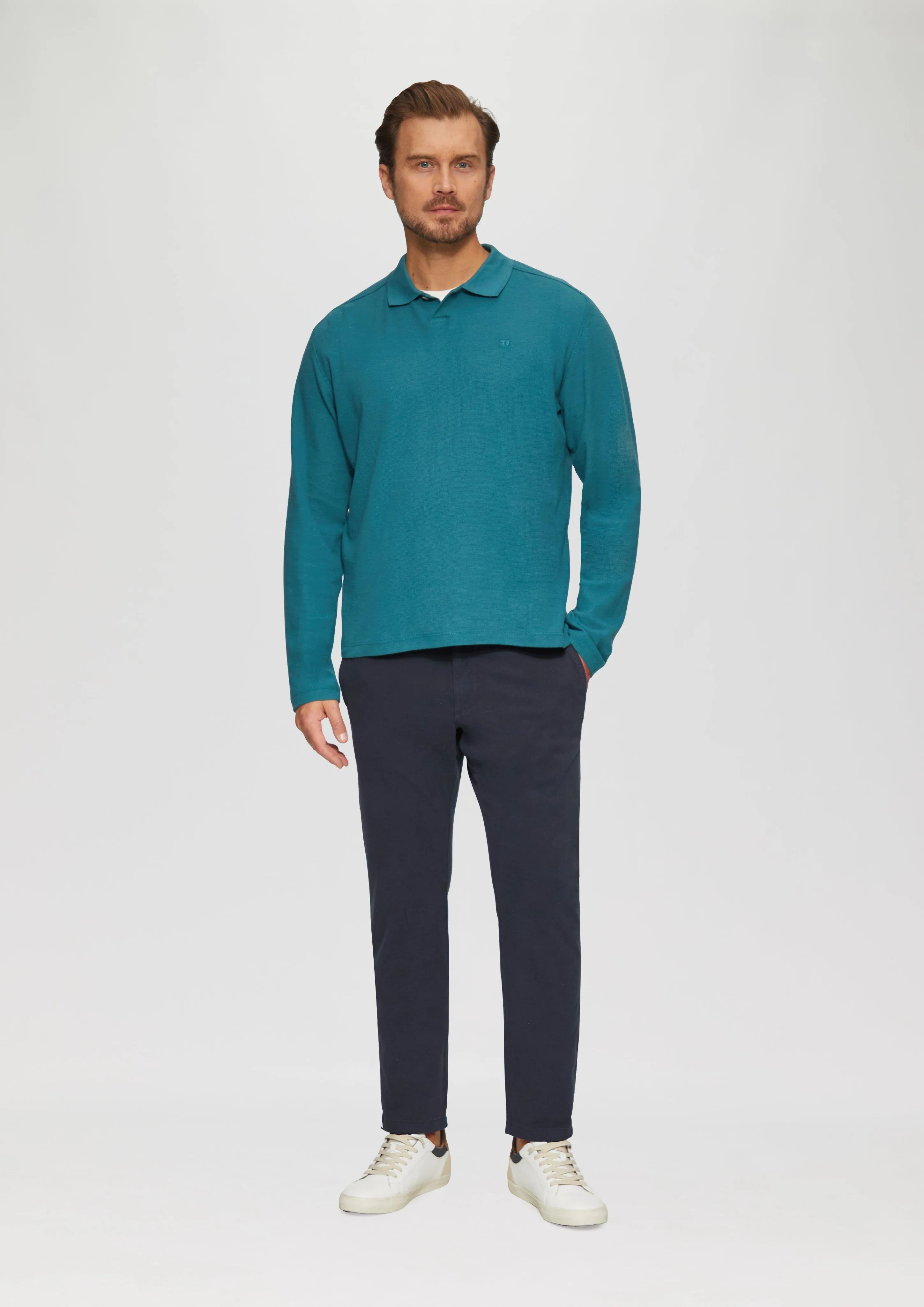 Regular fit: textured chinos made of stretch cotton