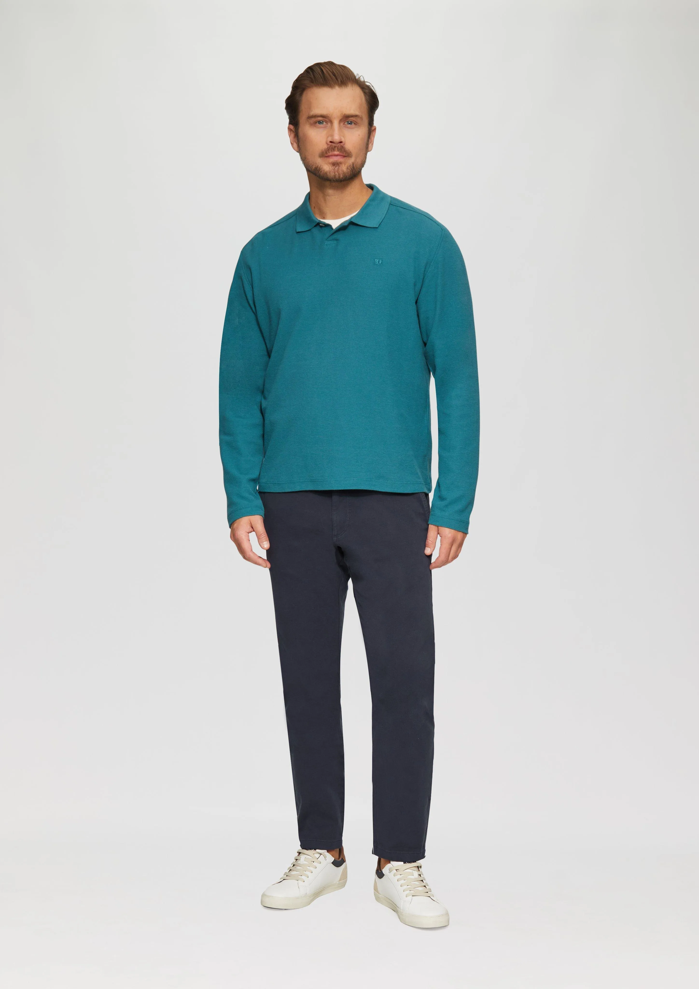 Regular fit: textured chinos made of stretch cotton